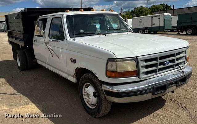 Image of Ford F-350 equipment image 2