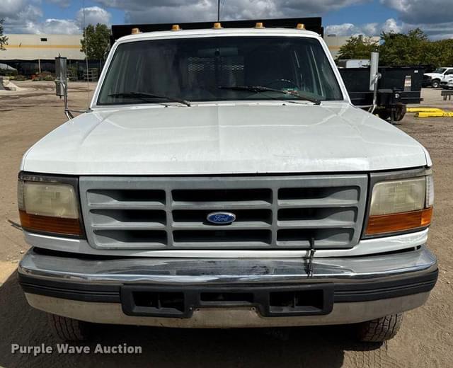 Image of Ford F-350 equipment image 1