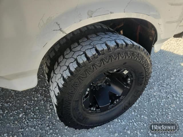 Image of Ford F-350 equipment image 3