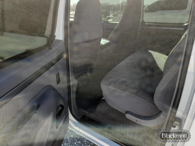 Image of Ford F-350 equipment image 2