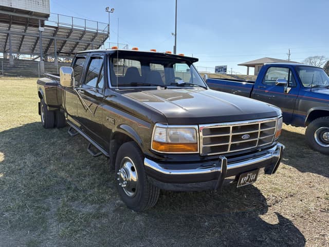 Image of Ford F-350 equipment image 1