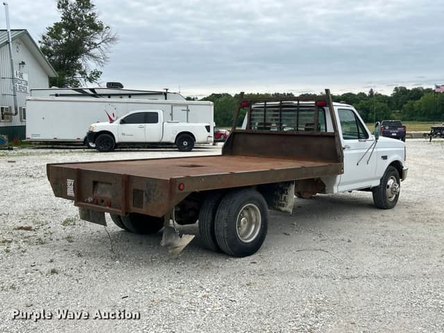 Image of Ford F-350 equipment image 4