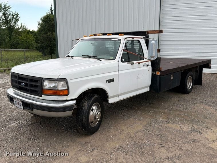1995 Ford F-350 Equipment Image0