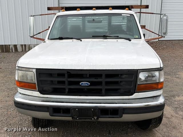 Image of Ford F-350 equipment image 1