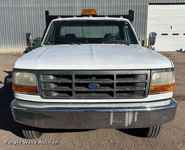 Image of Ford F-350 equipment image 1