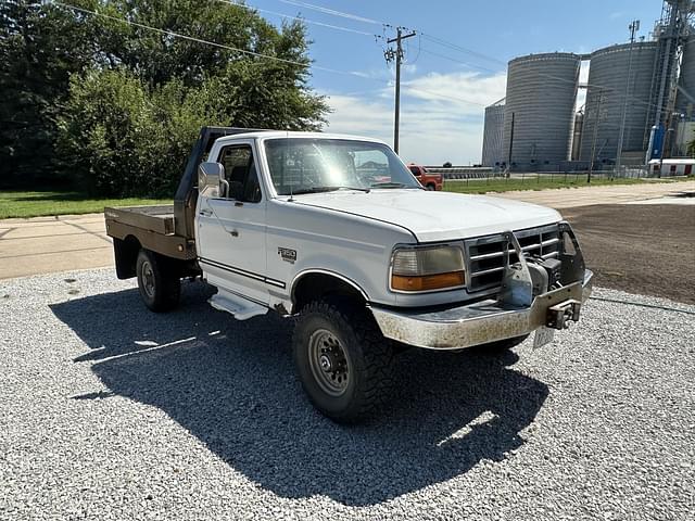 Image of Ford F-350 equipment image 1