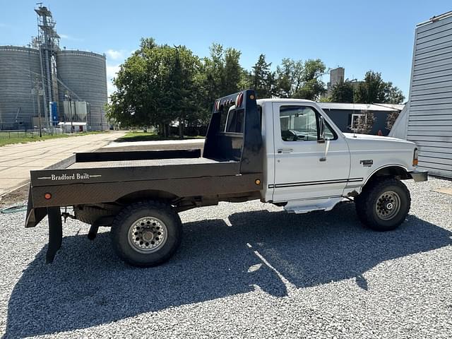 Image of Ford F-350 equipment image 4