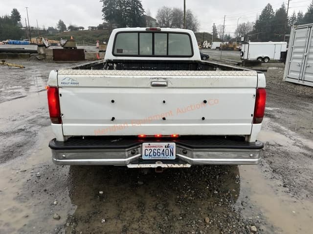 Image of Ford F-350 equipment image 3