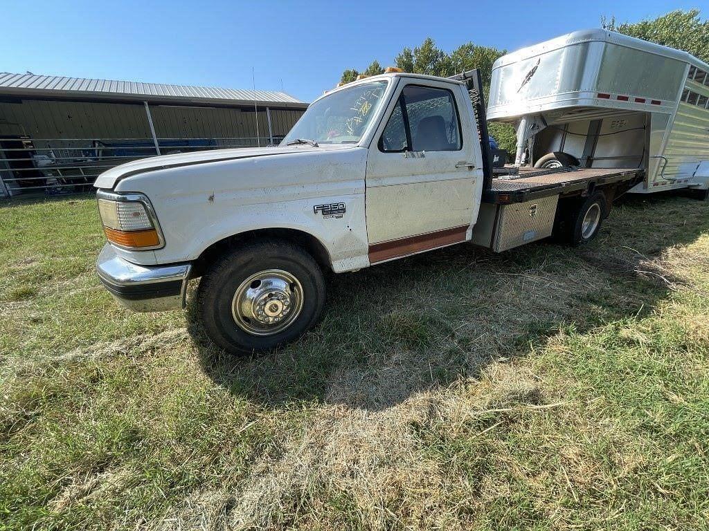 Image of Ford F-350 Primary image