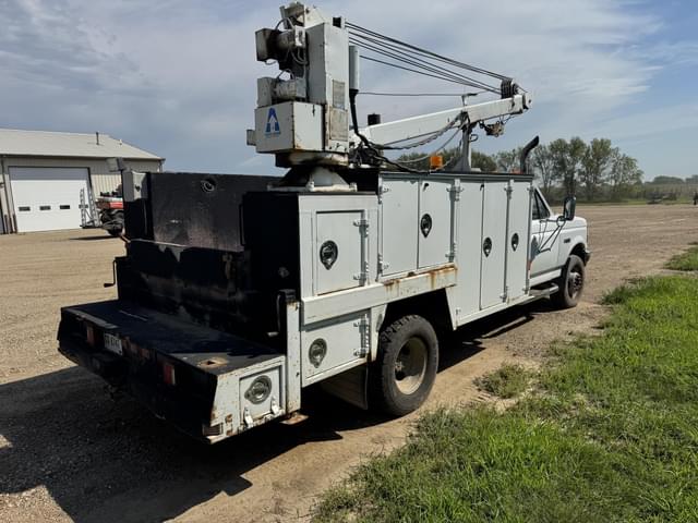 Image of Ford F-450 equipment image 3