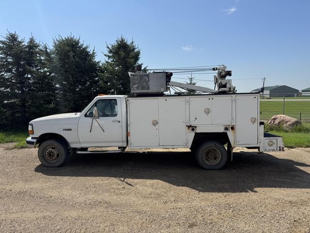 Image of Ford F-450 equipment image 2
