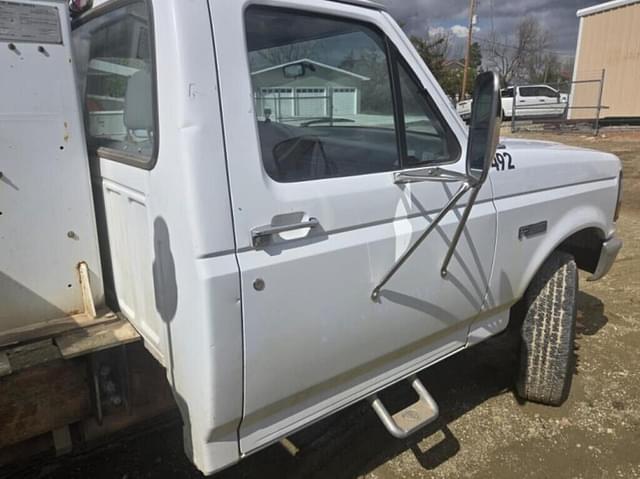 Image of Ford F-450 equipment image 4