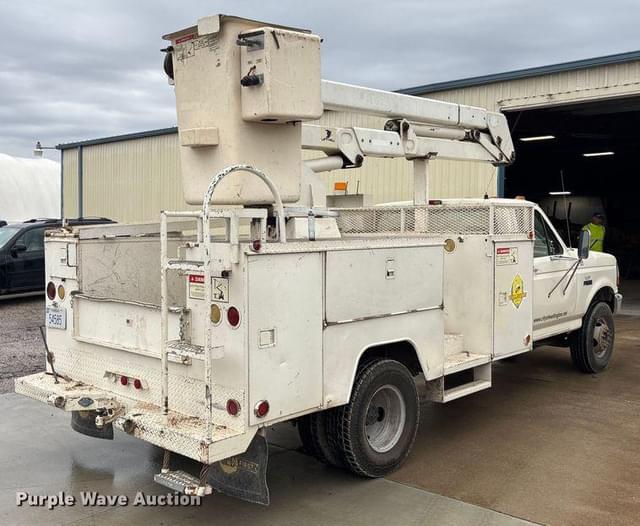 Image of Ford F-450 equipment image 4