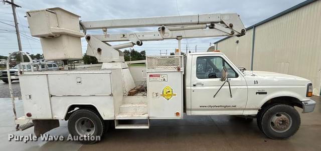 Image of Ford F-450 equipment image 3
