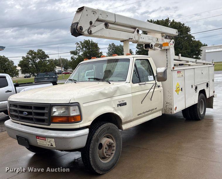 Image of Ford F-450 Primary image