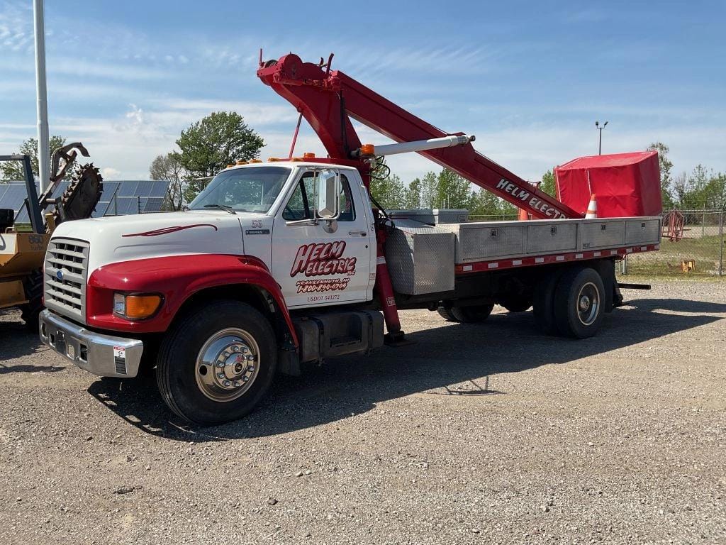 1995 Ford F-650 Equipment Image0