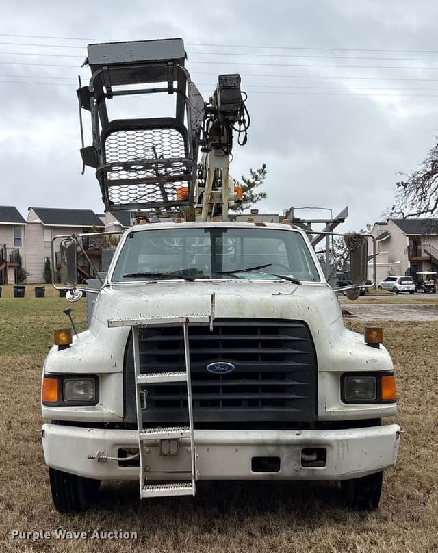 Image of Ford F-700 equipment image 1