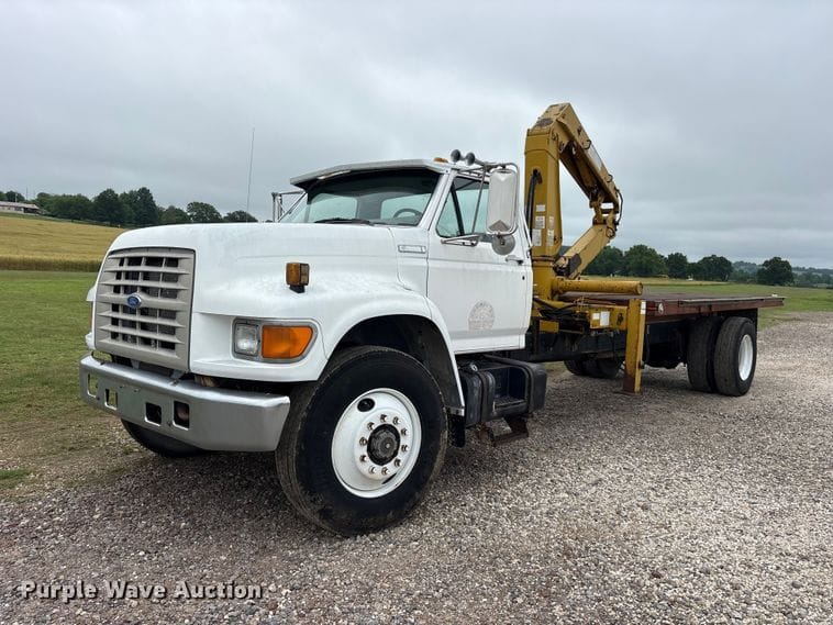 1995 Ford F700 Equipment Image0