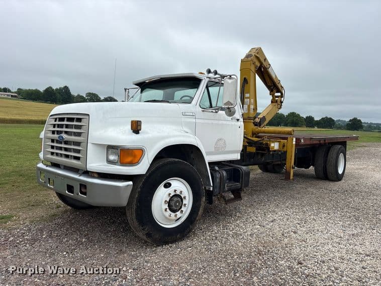 Image of Ford F700 Primary image