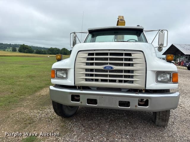 Image of Ford F700 equipment image 1