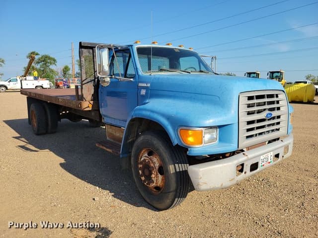 Image of Ford F-700 equipment image 2