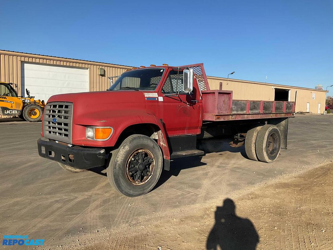 Image of Ford F-700 Primary image