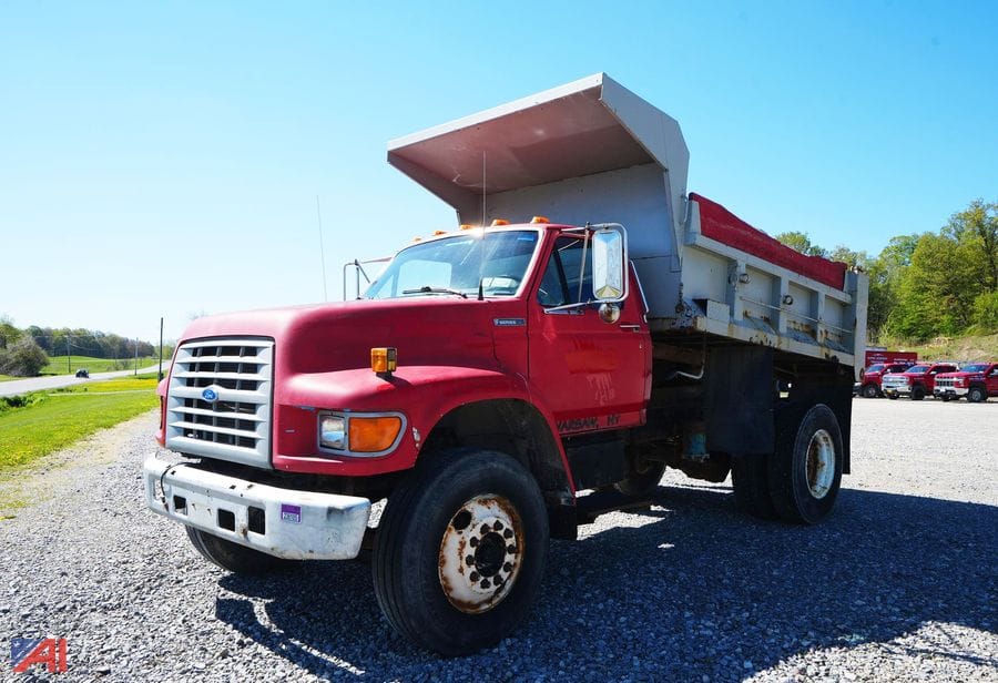 1995 Ford F80 Equipment Image0
