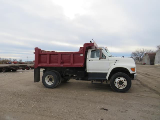 Image of Ford F-800 equipment image 1