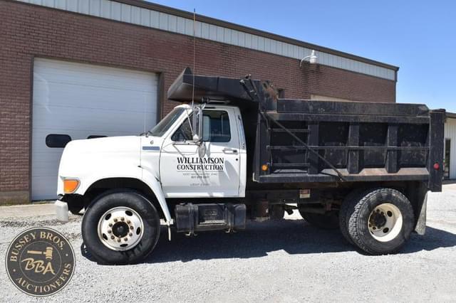 Image of Ford F-800 equipment image 2