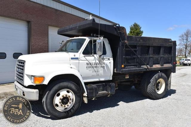 Image of Ford F-800 equipment image 4