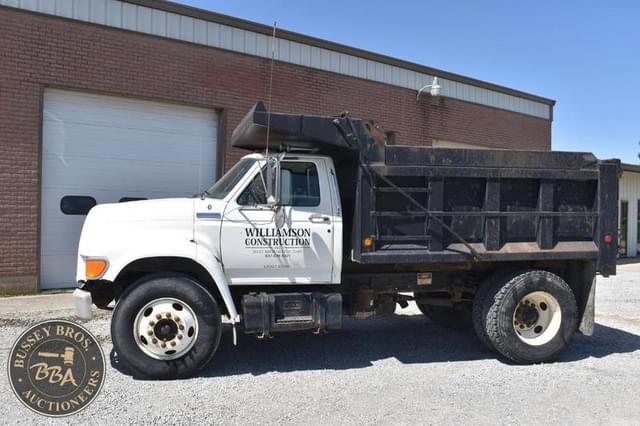 Image of Ford F-800 equipment image 1