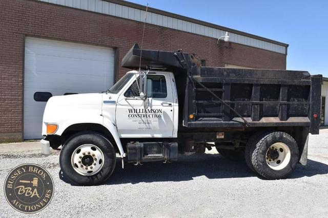 Image of Ford F-800 equipment image 3