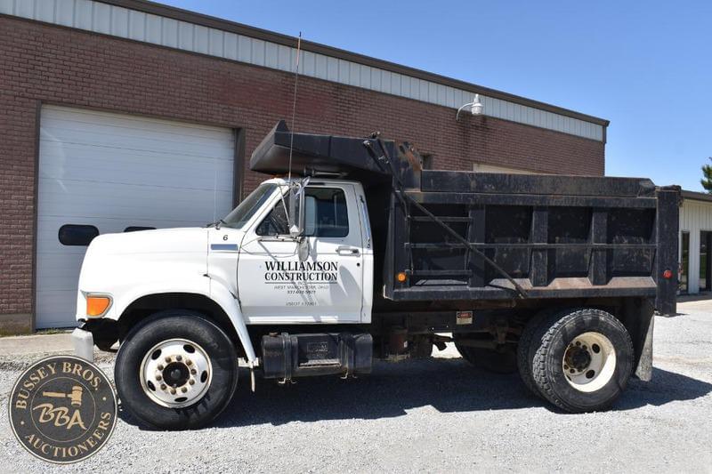 Image of Ford F-800 Primary image