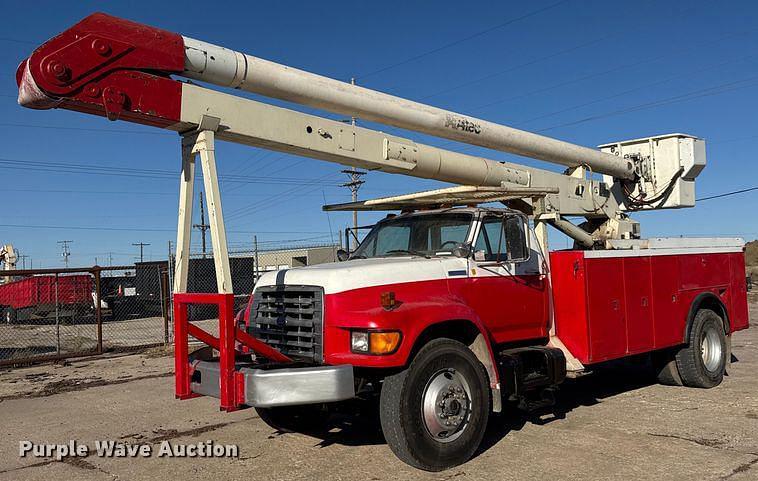 Image of Ford F-800 Primary image