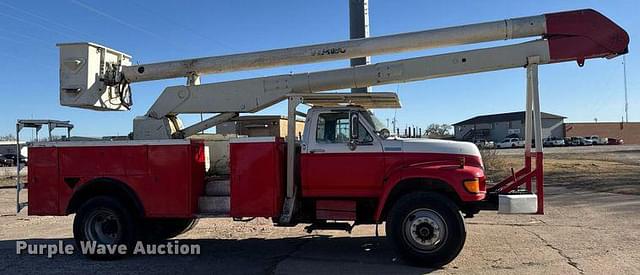 Image of Ford F-800 equipment image 3