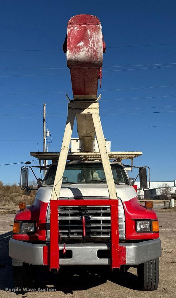 Image of Ford F-800 equipment image 1