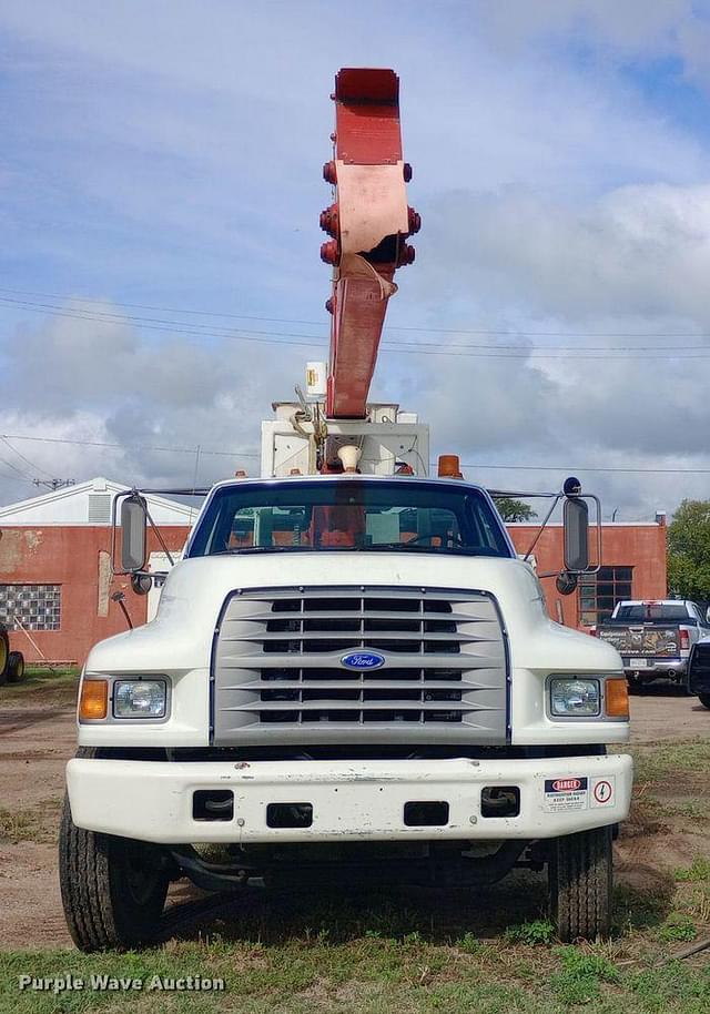 Image of Ford F-800 equipment image 1