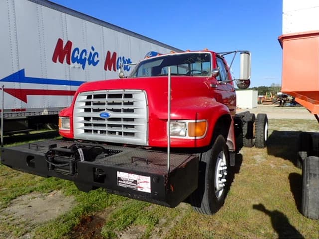 Image of Ford F-800 equipment image 1