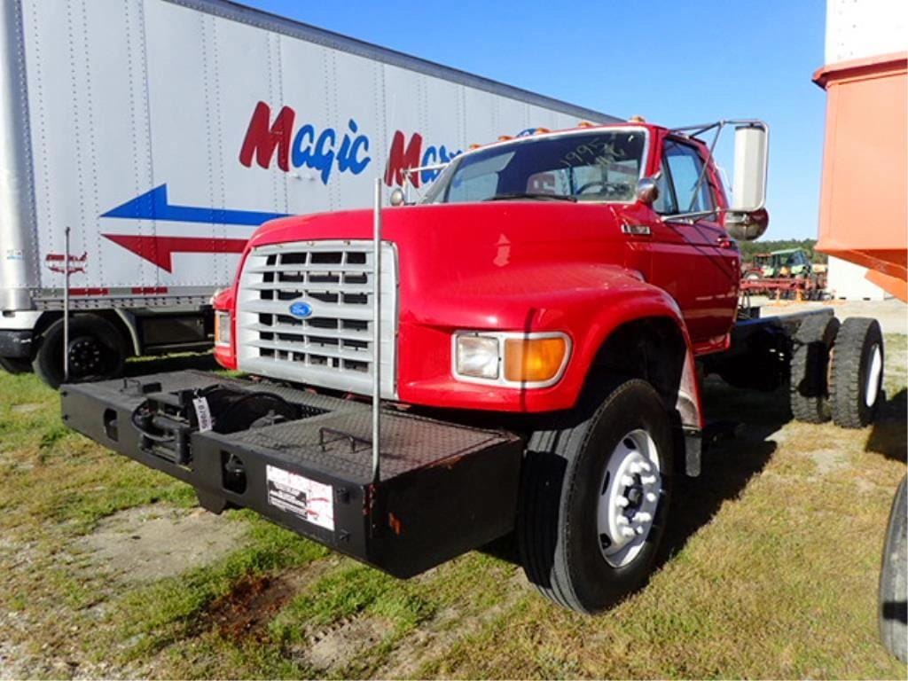 1995 Ford F-800 Equipment Image0