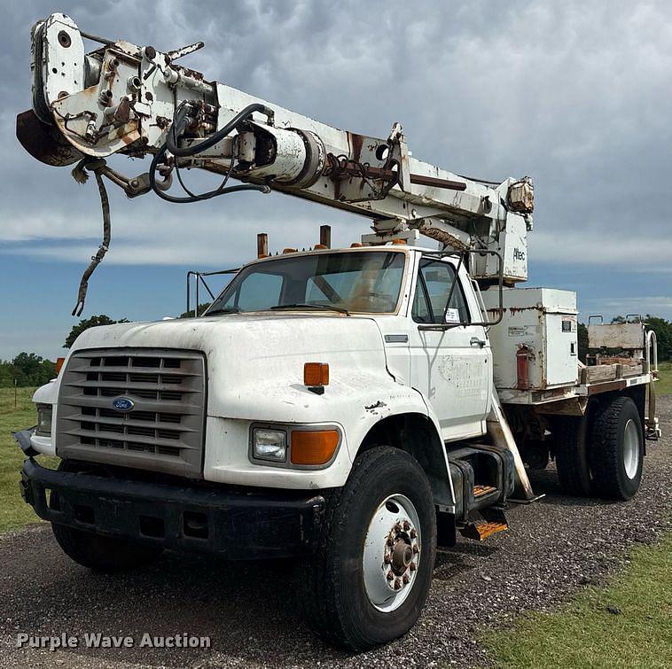 Image of Ford F-800 Primary image