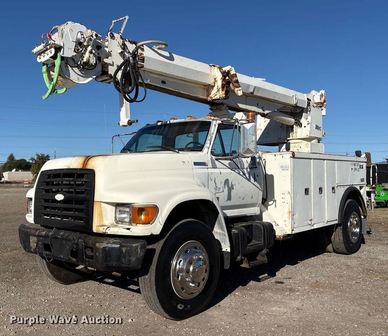 1995 Ford F-800 Equipment Image0