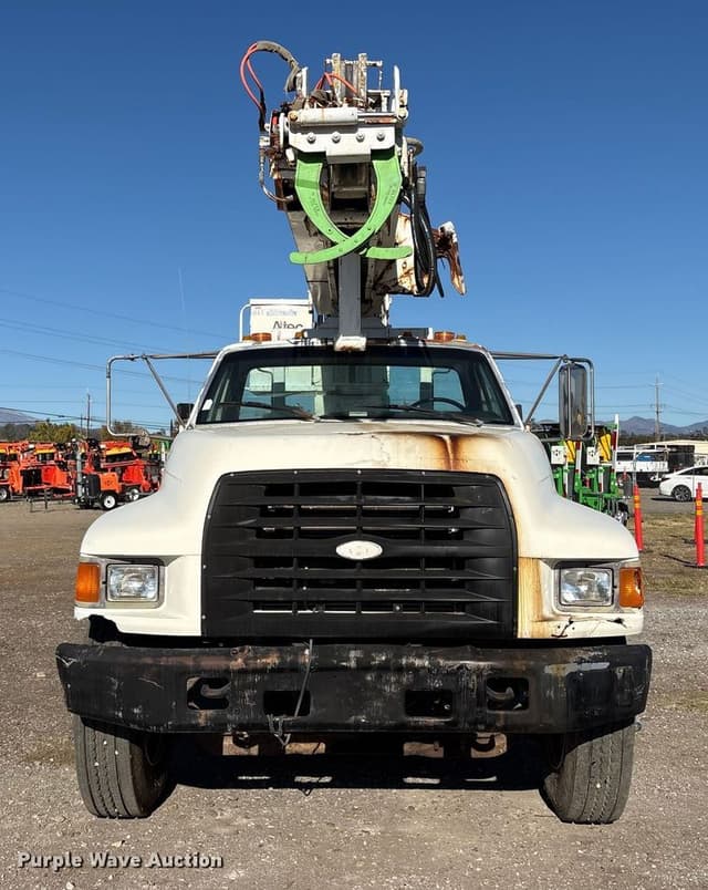 Image of Ford F-800 equipment image 1
