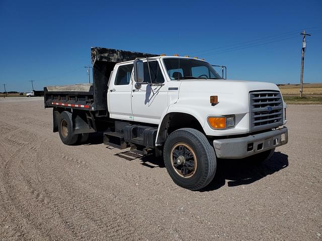 Image of Ford F-800 equipment image 1