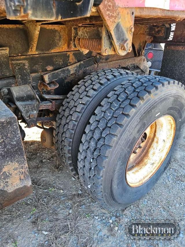 Image of Ford F-800 equipment image 3