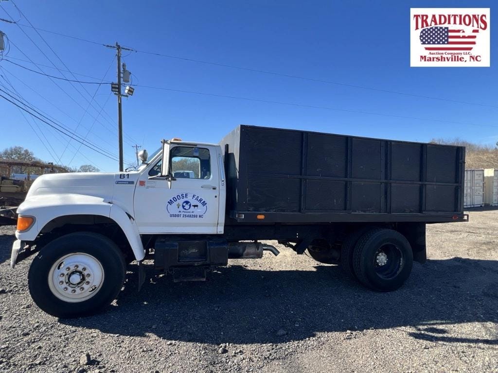1995 Ford F-800 Equipment Image0