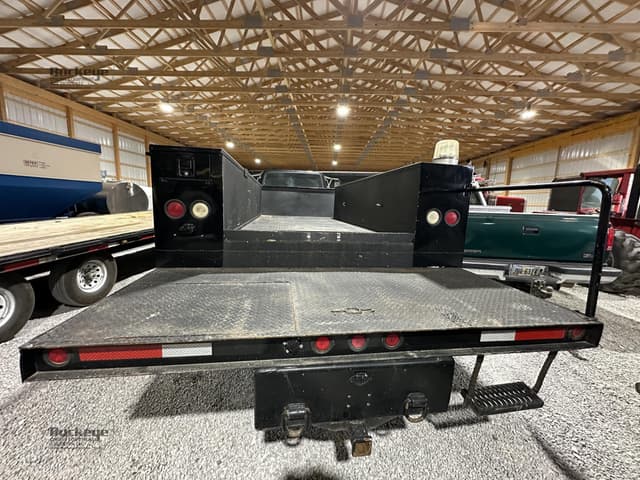 Image of Ford F-800 equipment image 2