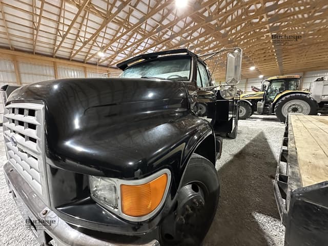 Image of Ford F-800 equipment image 3