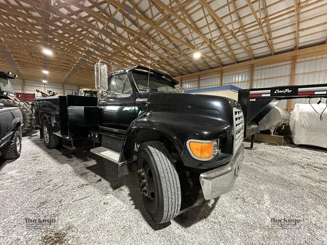 Image of Ford F-800 equipment image 1