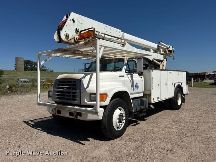 Image of Ford F-800 Primary image