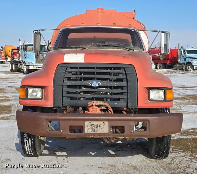 Image of Ford F-800 equipment image 1